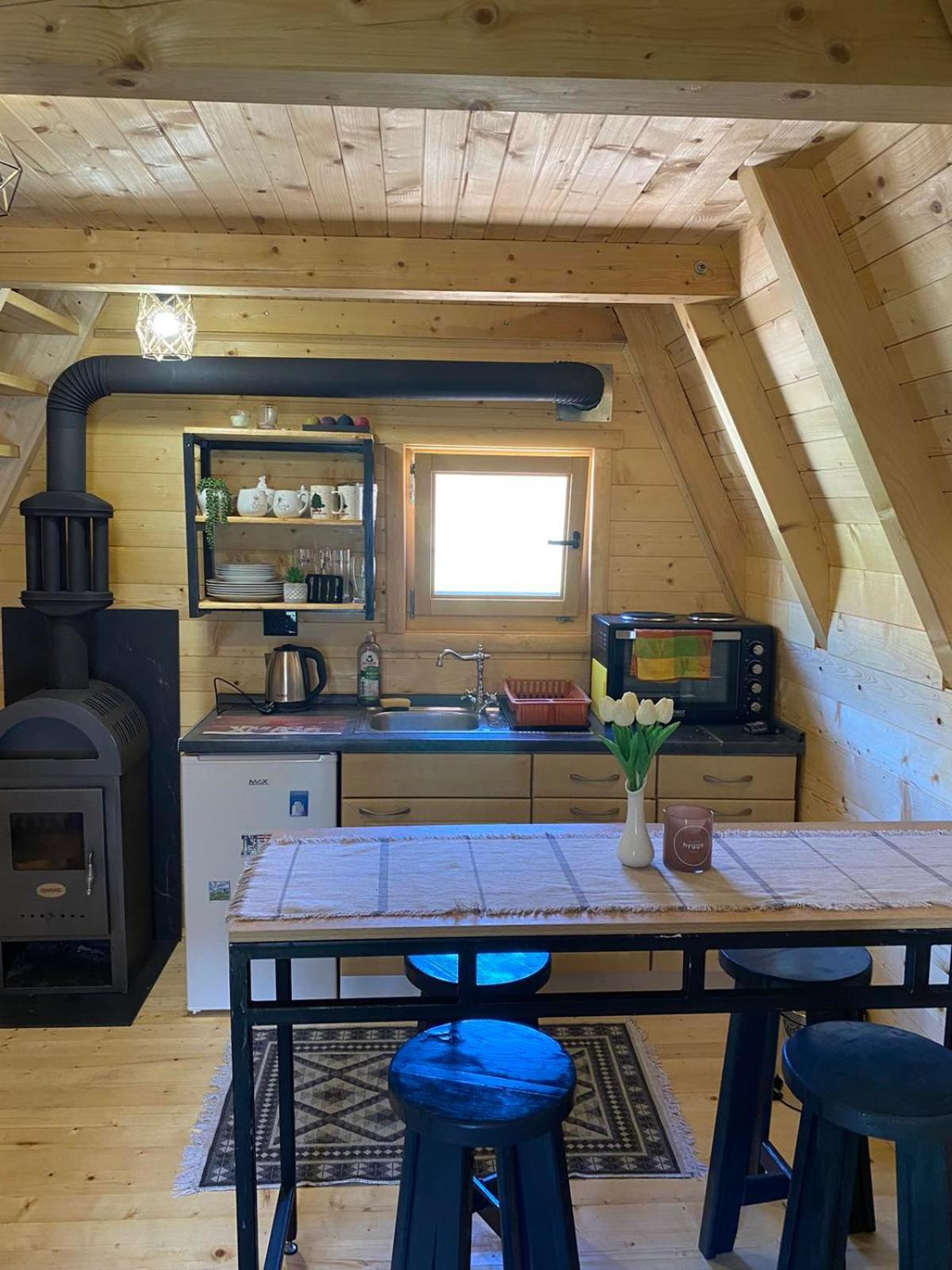 Nice Cabin Цетине