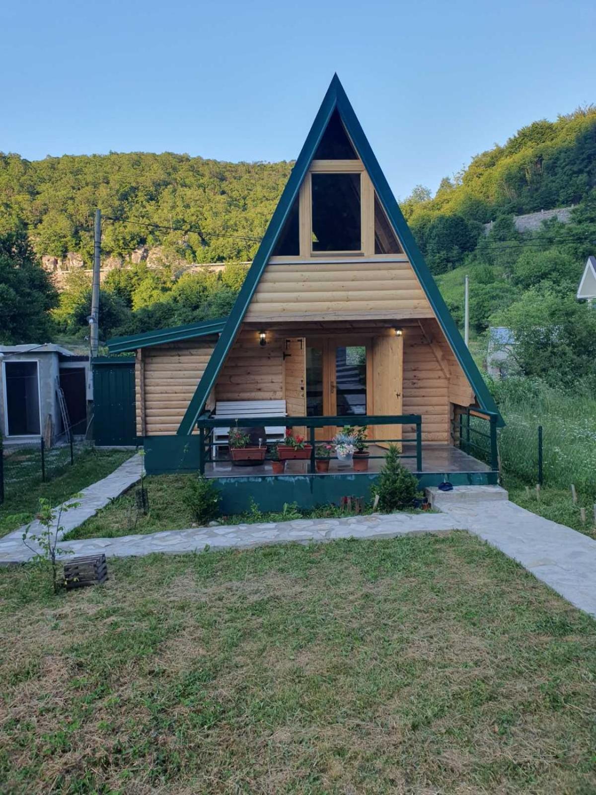 Nice Cabin * Цетине